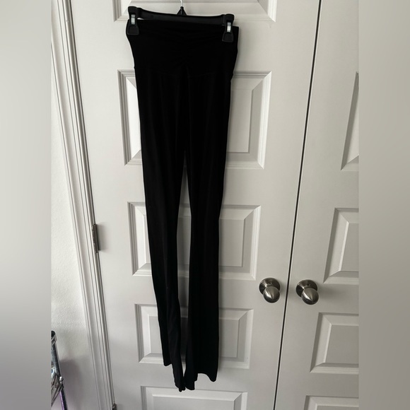 Aerie Slim Fit Leggings with Smooth Texture - Picture 1 of 5